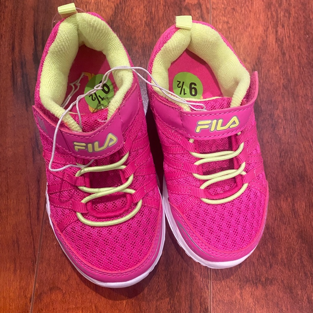 Girl Shoes Pink Color FILA Brand New Excellent Condition US Size 8 1/2